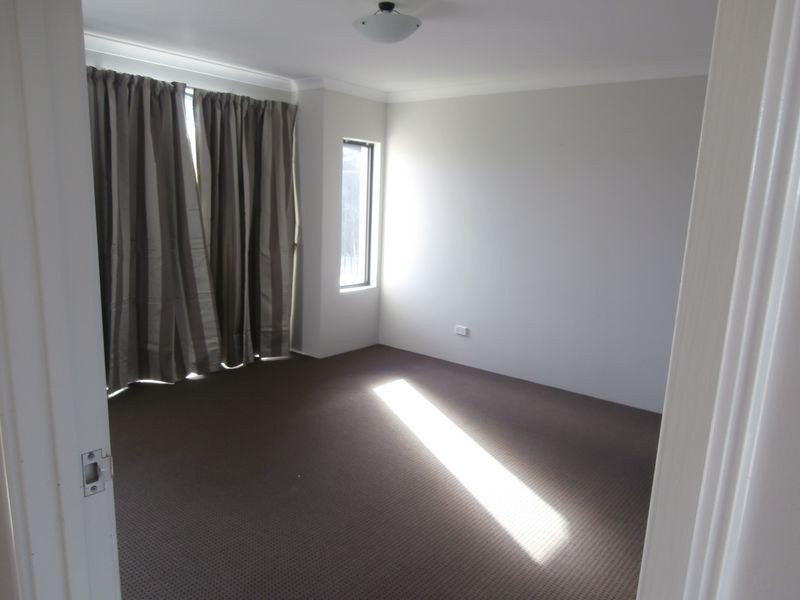 10 Nesbitt Place, Success WA 6164