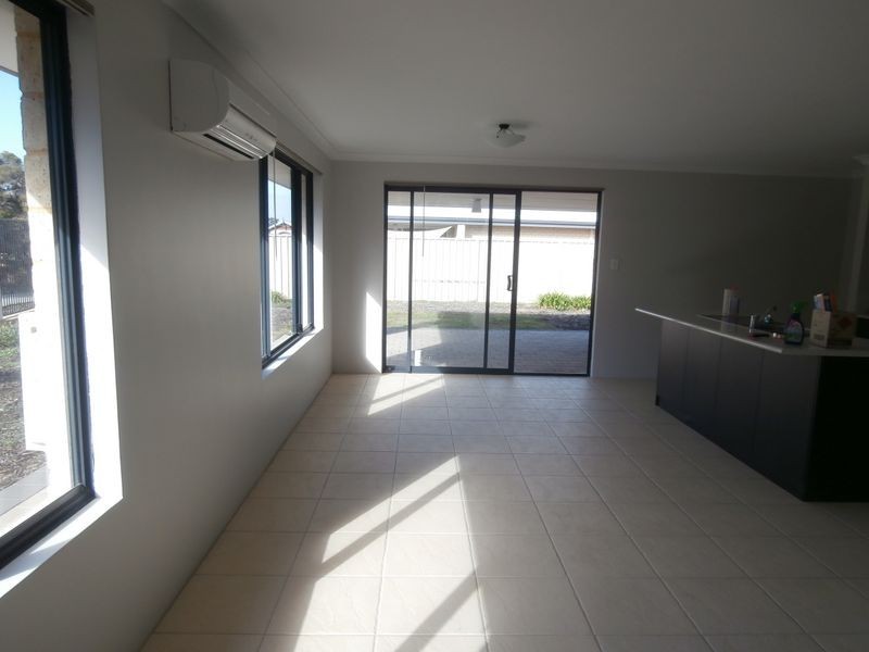 10 Nesbitt Place, Success WA 6164