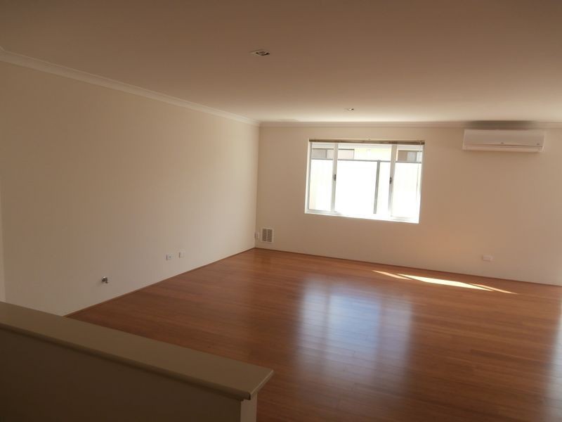 14 Grand Oak Drive, Clarkson WA 6030