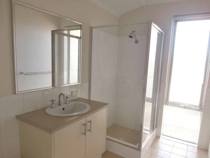 14 Grand Oak Drive, Clarkson WA 6030