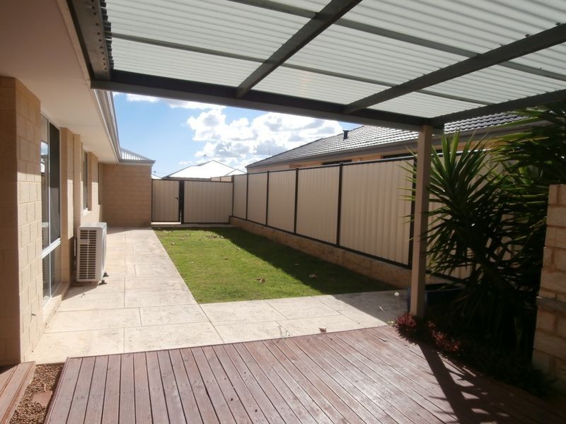 14 Grand Oak Drive, Clarkson WA 6030