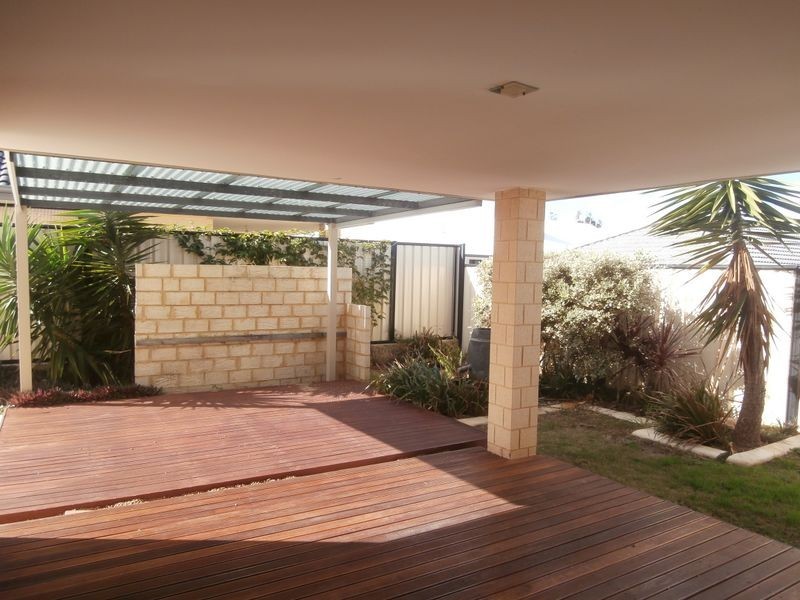 14 Grand Oak Drive, Clarkson WA 6030