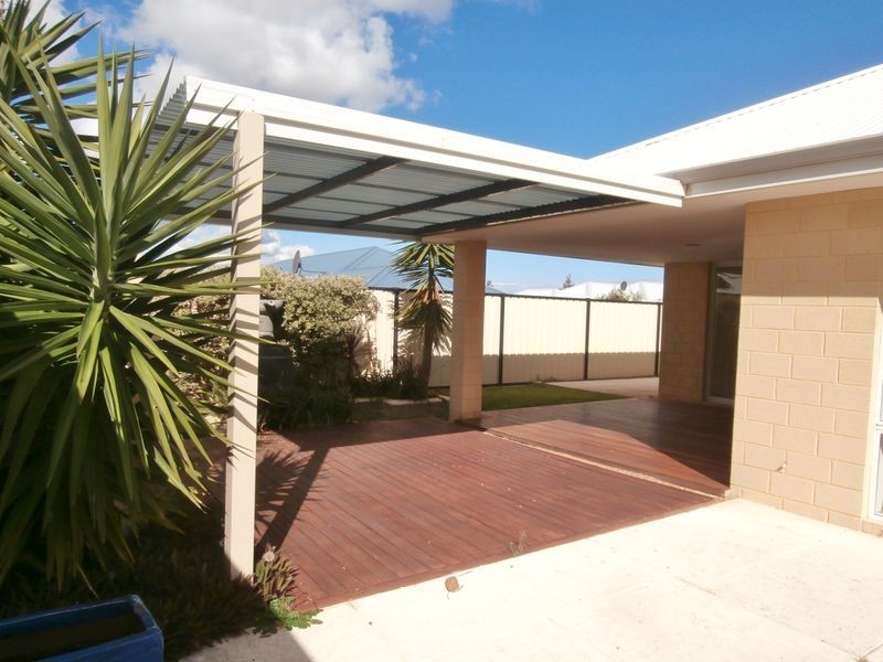 14 Grand Oak Drive, Clarkson WA 6030