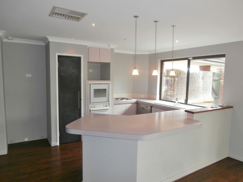 4 Gilbride Cove, Atwell WA 6164