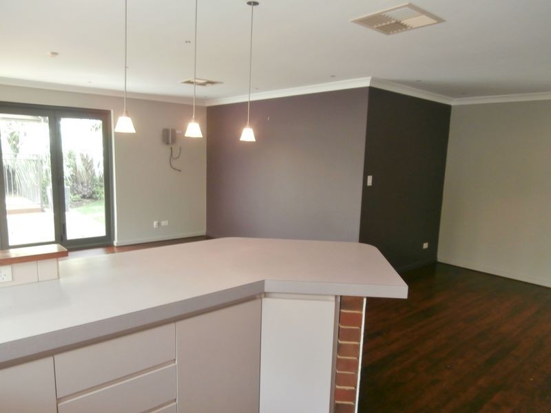 4 Gilbride Cove, Atwell WA 6164