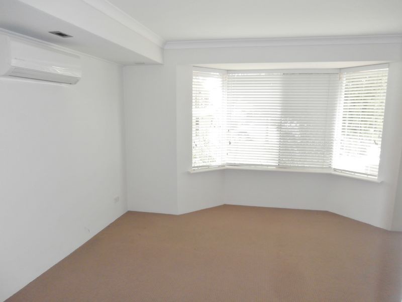 4 Gilbride Cove, Atwell WA 6164