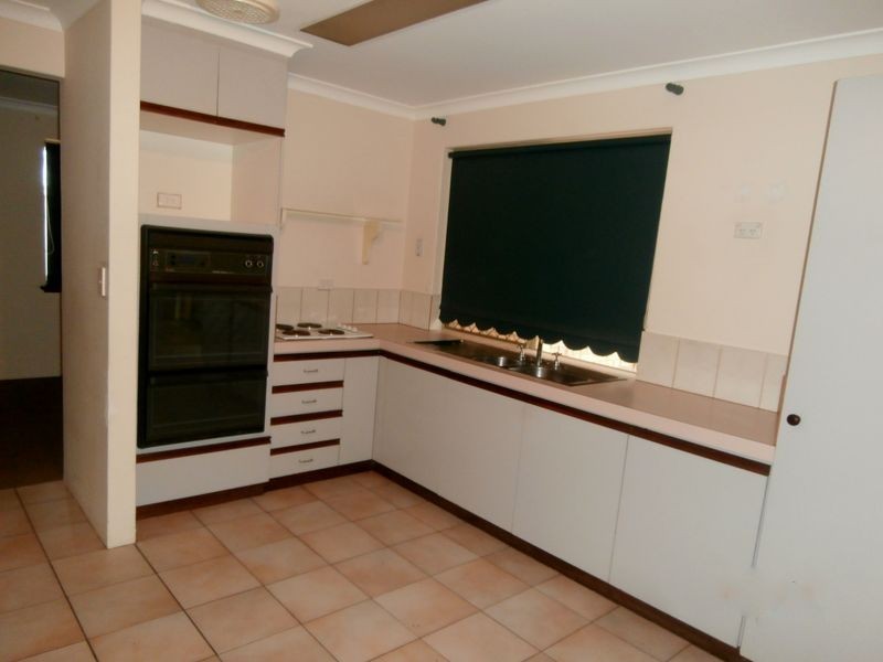 3 The Ramble, Parmelia WA 6167