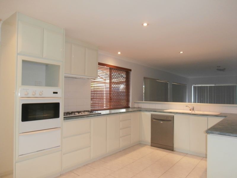 9 Bodella Gardens, Atwell WA 6164