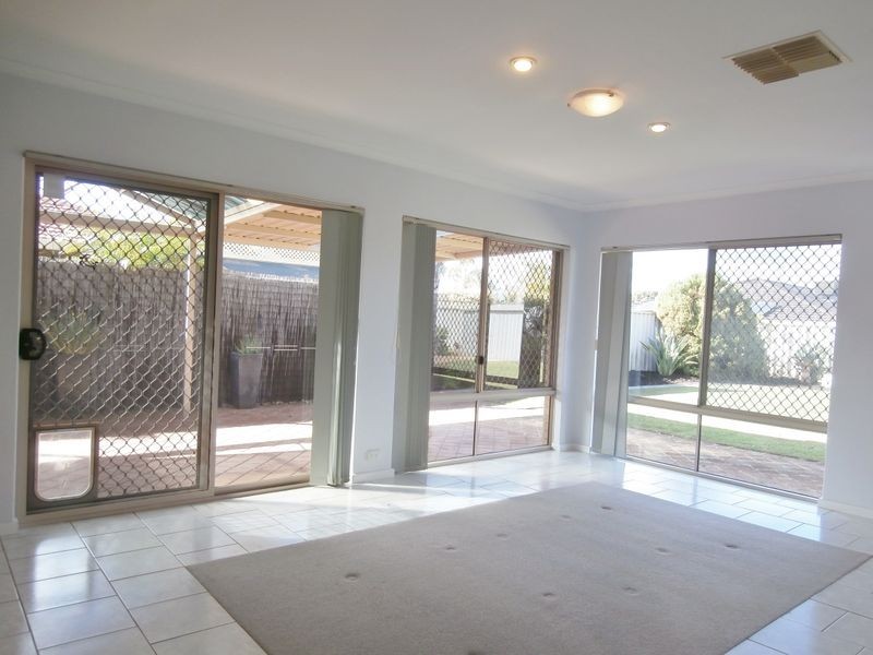 9 Bodella Gardens, Atwell WA 6164