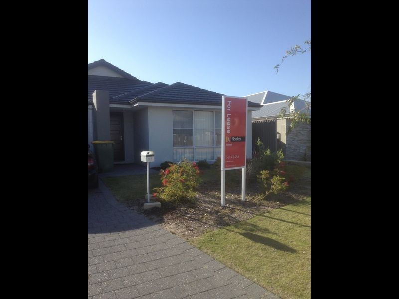 33 Leroy Way, Piara Waters WA 6112