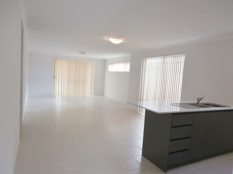 30 McLaren Avenue, Beeliar WA 6164