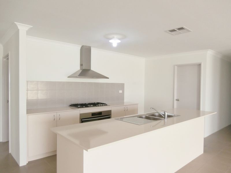 36 Baumea Turn, Hammond Park WA 6164