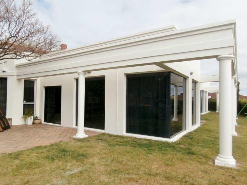 8 Anitra Court, Coogee WA 6166