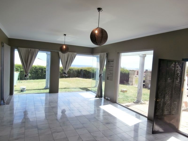 8 Anitra Court, Coogee WA 6166