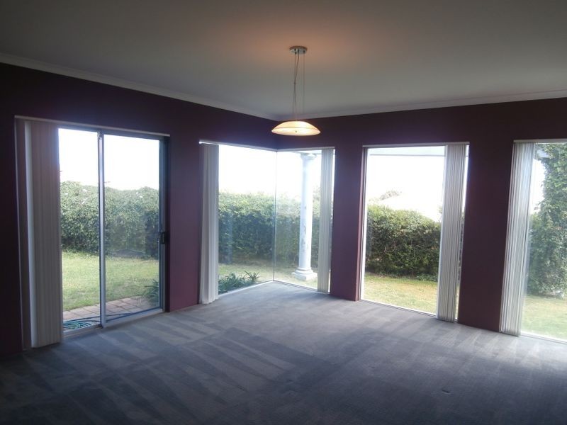 8 Anitra Court, Coogee WA 6166