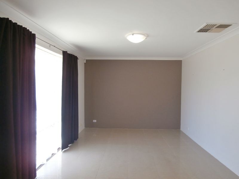 14 Lake Edge Lane, South Lake WA 6164