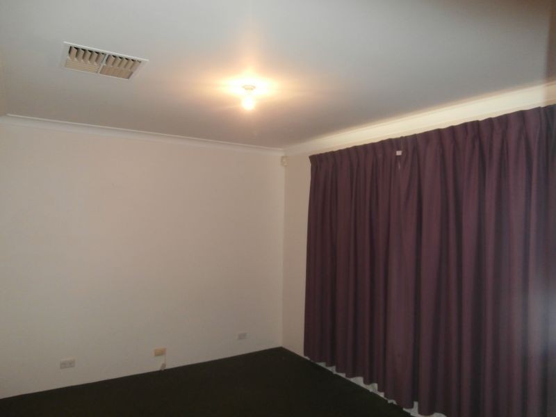 14 Lake Edge Lane, South Lake WA 6164