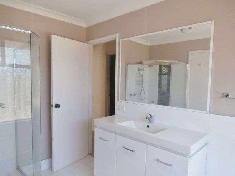 14 Lake Edge Lane, South Lake WA 6164