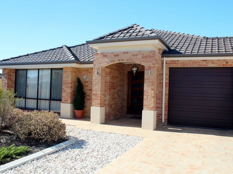 33 Flametree Bend, Hammond Park WA 6164