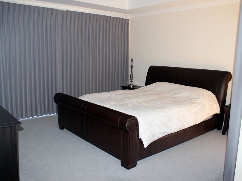 33 Flametree Bend, Hammond Park WA 6164