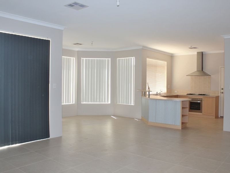 7 Harmony Avenue, Atwell WA 6164