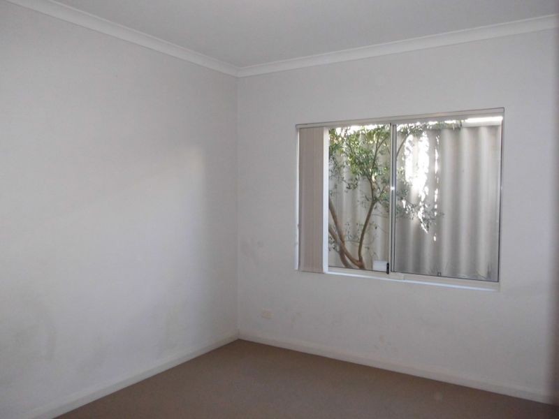 12 Weld Street, Rockingham WA 6168