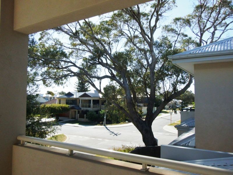 12 Weld Street, Rockingham WA 6168