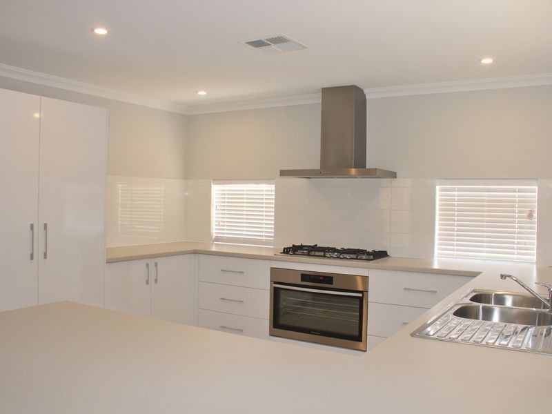 7 Astounding Way, Aubin Grove WA 6164