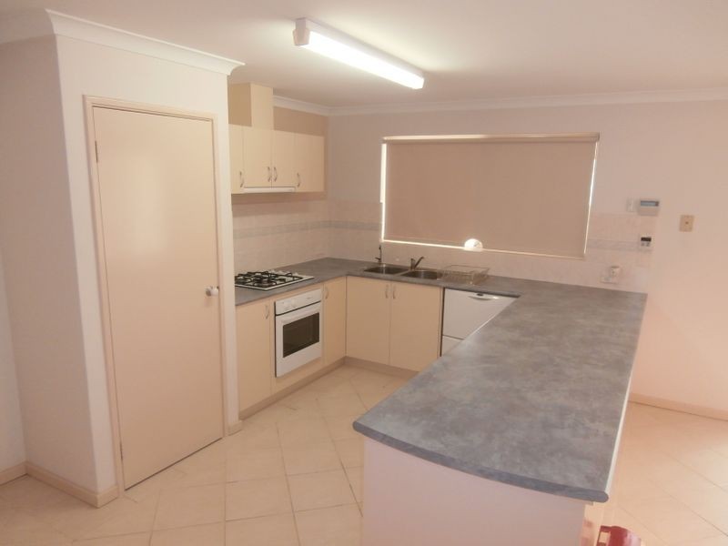 11 Village Lane, Success WA 6164