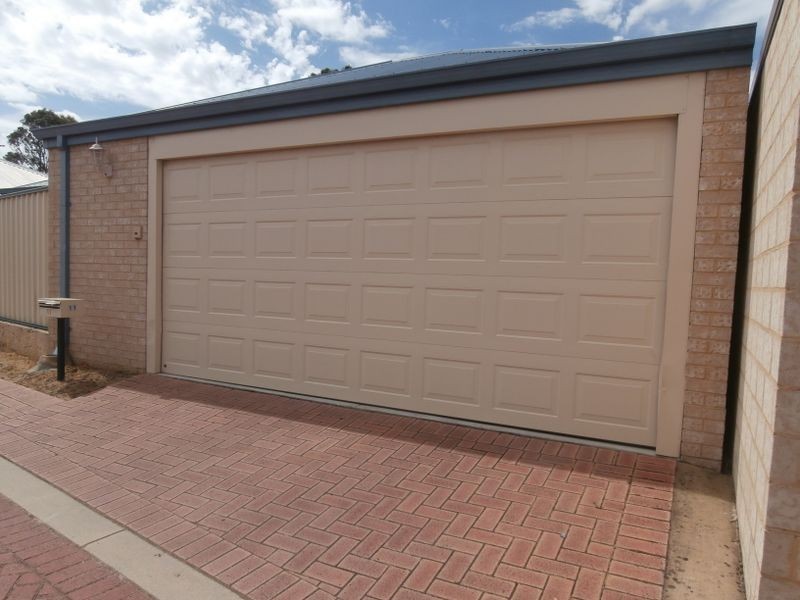 11 Village Lane, Success WA 6164