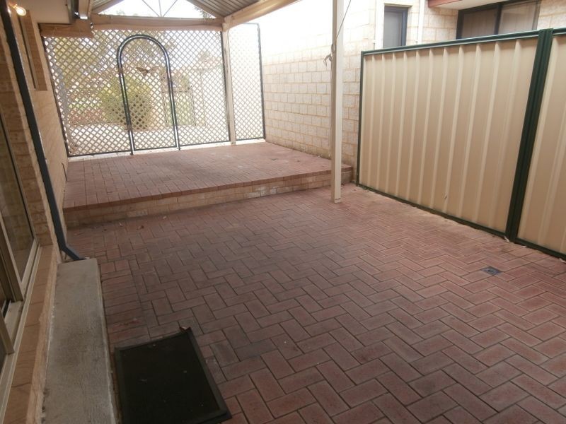 11 Village Lane, Success WA 6164