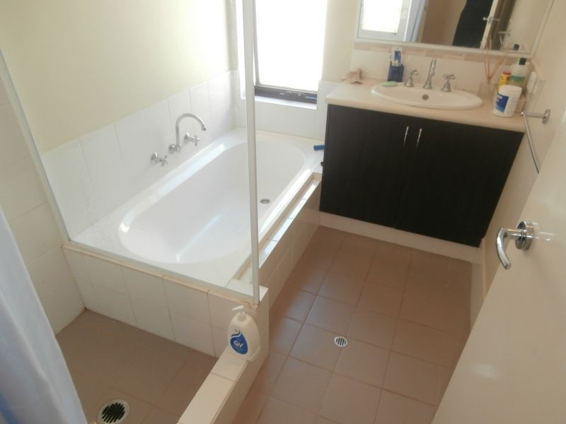 4/1 Coojong Link, Success WA 6164