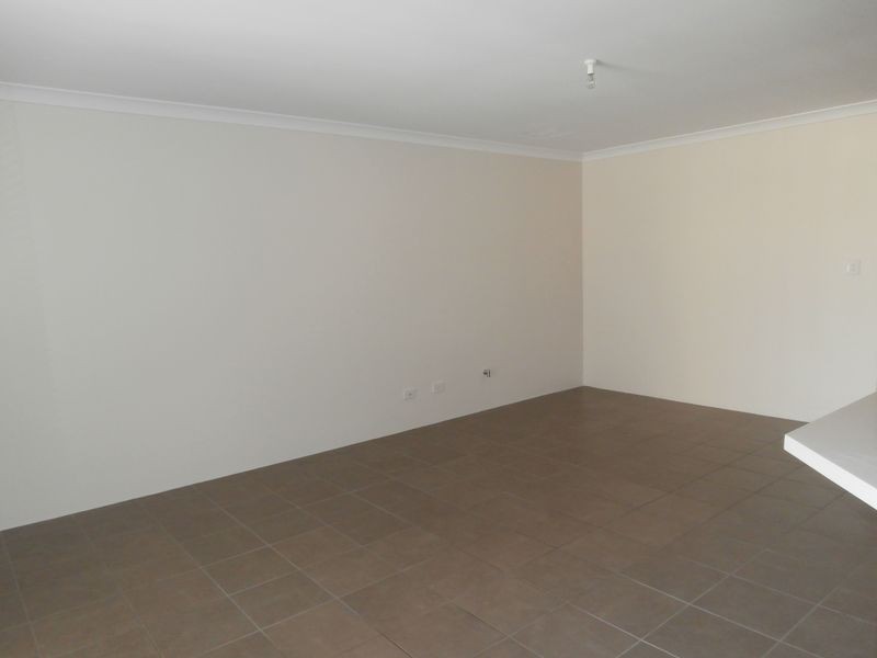 1/18 Mountain View, Kelmscott WA 6111