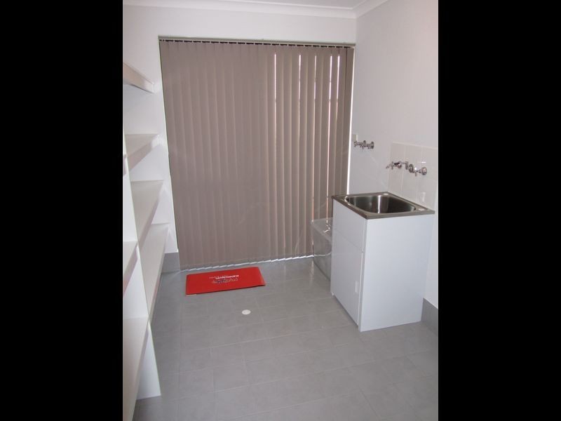 28 Johnsonia Bend, Hammond Park WA 6164