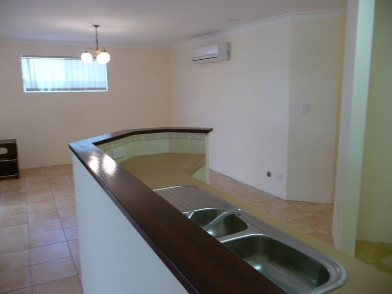 4 Barcroft Court, Atwell WA 6164