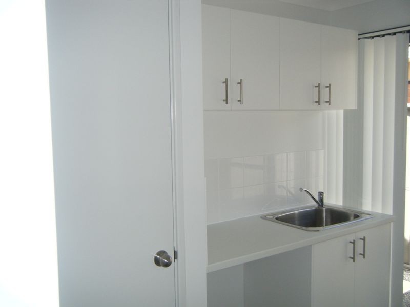 8 Ewens Pass, Wandi WA 6167