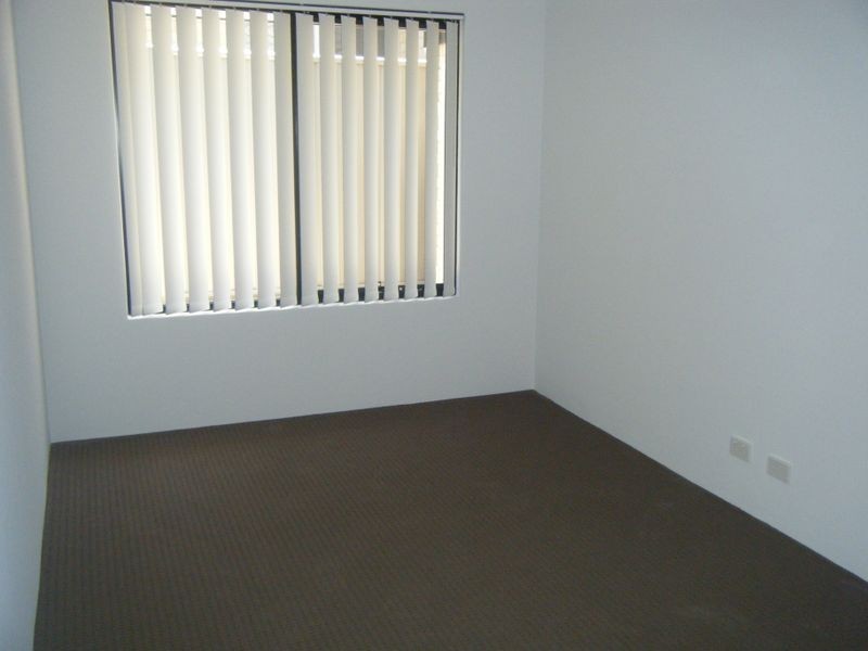 8 Ewens Pass, Wandi WA 6167