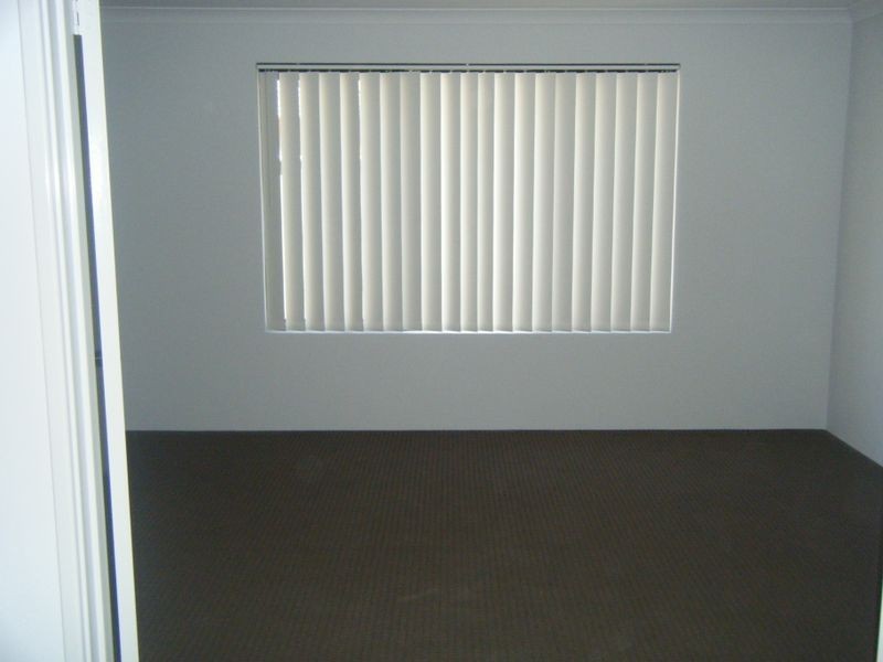 8 Ewens Pass, Wandi WA 6167