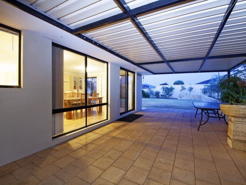 33 Sciano Drive, Success WA 6164