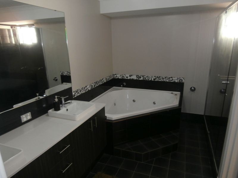 28 Bellas Circuit, Piara Waters WA 6112