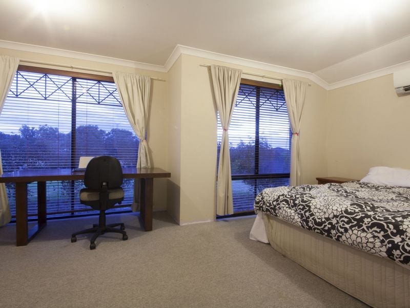 33 Sciano Drive, Success WA 6164