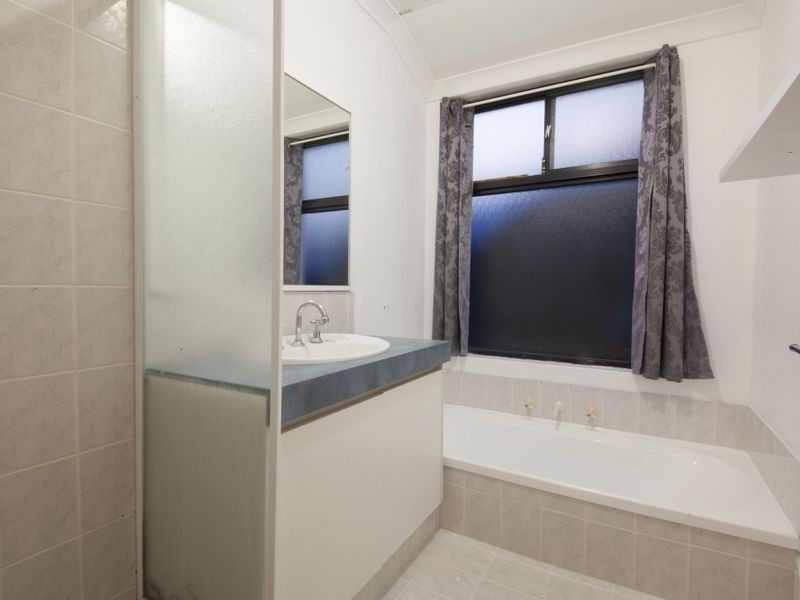 33 Sciano Drive, Success WA 6164