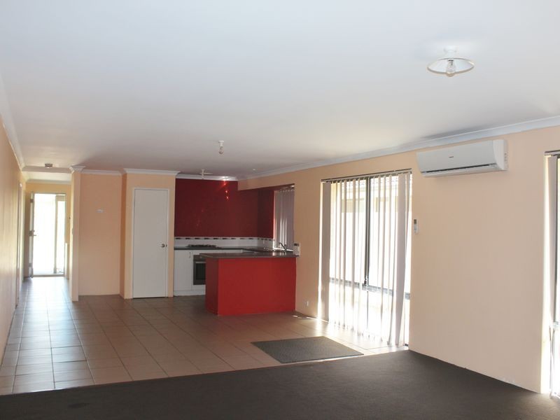 7 Mariposa Gardens, Success WA 6164