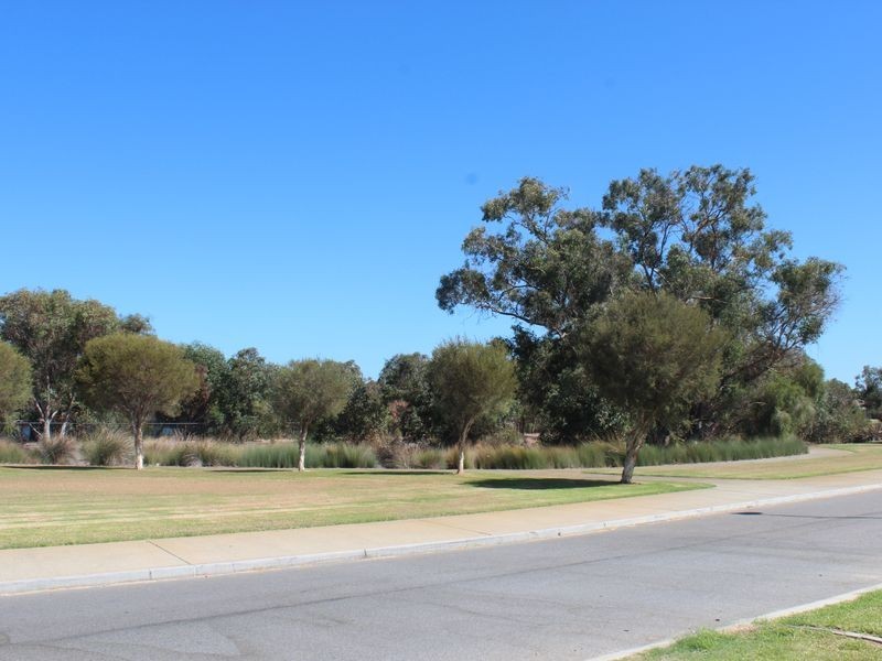 7 Mariposa Gardens, Success WA 6164