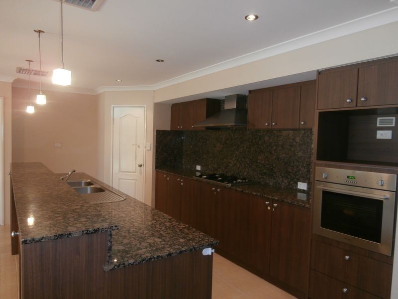 15 Cathedral Link, Aubin Grove WA 6164