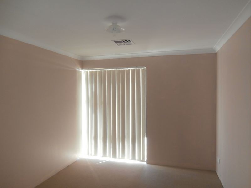 38 Eucalyptus Drive, Hammond Park WA 6164