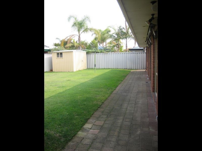 28 Sylvan Crescent, Leeming WA 6149