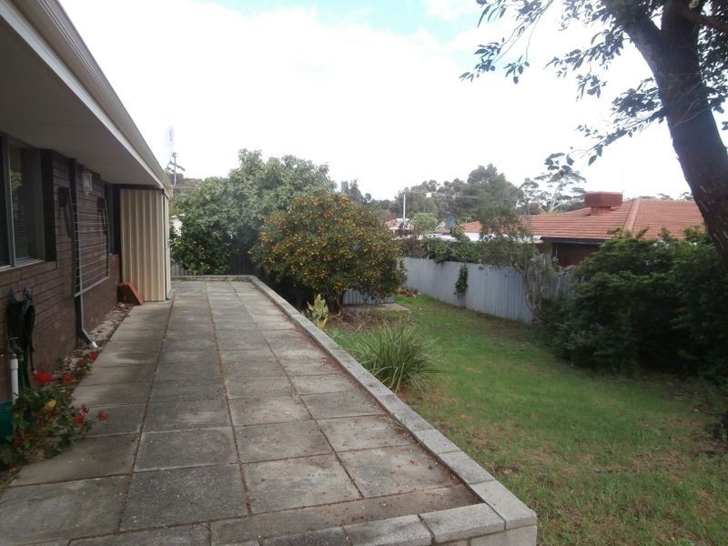 4 Westminster Court, Armadale WA 6112