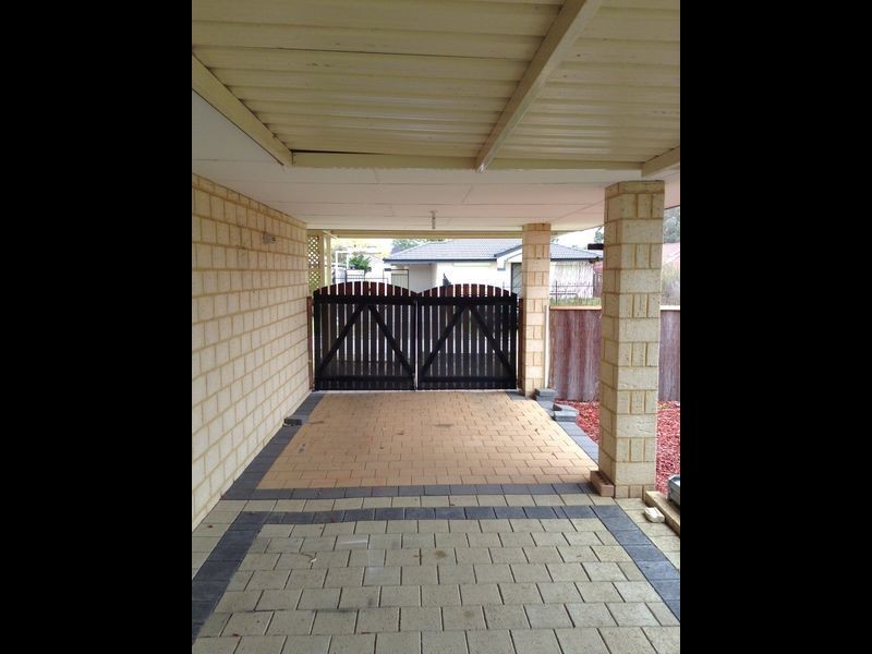 4 Hastie Close, Brookdale WA 6112