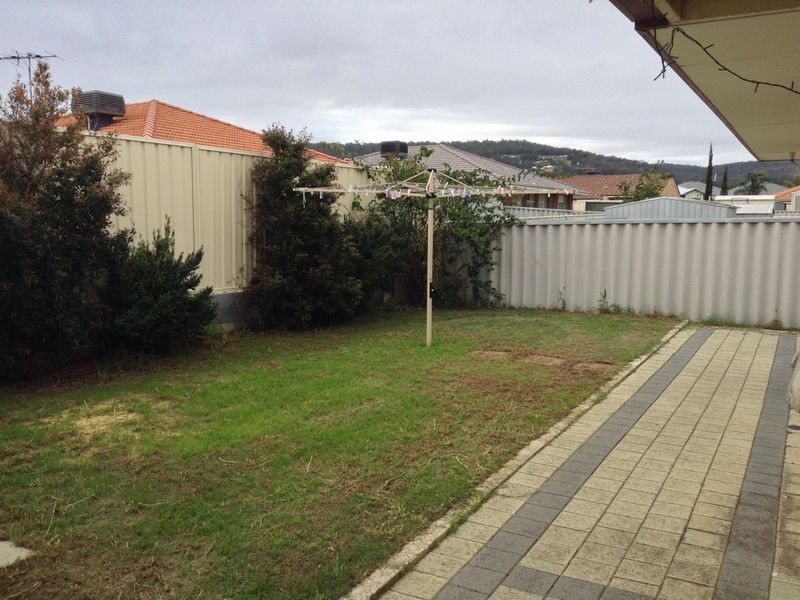 4 Hastie Close, Brookdale WA 6112